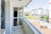 Ótimo apartamento com  living para dois ambientes,   tres  dormitórios com área de serviço, banheiro auxiliar, tres aparelhos de ar condicionado split, churrasqueira, closet, sacada, sala de jantar, s