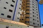 VENDA de Excelente Apartamento, 3 Quartos, Sendo 1 Suíte, com ampla Varanda, em Condomínio Fechado,