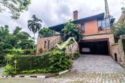 Casa tipo sobrado no Morro Santa Terezinha com 400m² de área construída.