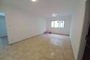 Apartamento com 85m2 útil, 2 quartos. banheiro social enorme para dividir em social e suite, vaga garantida e livre. Elevador e portaria, vista livre