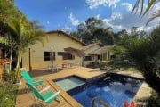 Casa Semi térrea com 4 dormitórios e 1 suíte -lareira - piscina e gazebo  - Fazendinha