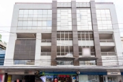 SALA COMERCIAL | BAIRRO PETRÓPOLIS&lt;BR&gt;&lt;BR&gt;Excelente sala comercial com mais de 200m², 2 banheiros, 02 vagas de estacionamento,  prédio com elevador, portaria, no terraço sala de reuniões p