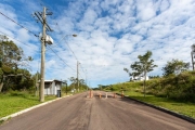 Terreno com 332,00 m² no Loteamento Bela Vista &lt;BR&gt;Sul, pronto para construir. Com infraestrutura de água, luz, esgoto e ruas asfaltadas.&lt;BR&gt;Localizado próximo a Av. Juca Batista.&lt;BR&gt