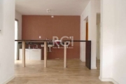 Apartamento para VENDA no bairro Praia de Belas, com aproximadamente 68m² de área privativa, piso laminado, 02 dormitórios, sendo 01 suíte com armário e split, living com sofá e split, cozinha america