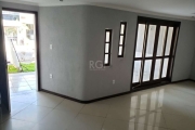 CASA, 3 DORMITÓRIOS, 1 SUÍTE, 1 VARANDA, VAGA DE GARAGEM, BAIRRO HÍPICA, PORTO ALEGRE/RS  &lt;BR&gt;   &lt;BR&gt; &lt;BR&gt;LINDA casa  no loteamento JARDINS DO PRADO  com 180m²,  pátio com churrasque