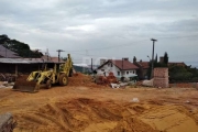 Excelente terreno alto com privilegiada vista  para o Guaíba, medindo 800m², com Água e Luz. Todo aterrado. Esquina  com a Rua Corrêa Lima. &lt;BR&gt;Grande oportunidade de investimento  para construç