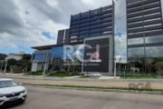 Sala comercial para locação no bairro Teresópolis, com aproximadamente 33,59m²  de área privativa, 01 banheiro. Portaria 24hs, elevadores, sala de reuniões, auditório, recepção e catracas. Localizado 