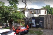 Casa para fins residencial ou comercial no bairro Rio Branco com 2 dormitórios, 3 banheiros, vaga de garagem, próximo ao colégio Leonardo da Vinci, em Porto Alegre.&lt;BR&gt;Casa com 2 dormitórios,  l