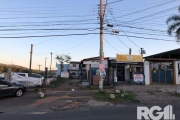 Terreno para venda na Zona Sul de Porto Alegre/RS. Amplo terreno com sobrado, em ótima localização, na Avenida Monte Cristo, próximo a mercados, padaria, farmácia... Agende sua visita e venha conhecer