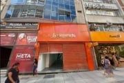 Excelente Loja Comercial, para alugar no bairro Centro, em Porto Alegre, com área total aproximada de 300 m², com 2 banheiros, 3 ar-condicionado, pia com balcão, piso de cerâmico, posição térreo, fren