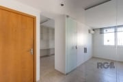 Sala comercial com um lavabo, na Cidade Baixa, em região que não foi alagada. &lt;BR&gt;Prédio com portaria e elevador.Ficam 2 splits e alguns móveis a combinar.&lt;BR&gt;&lt;BR&gt;Sem vaga de garagem