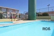 vende casa em condomínio com 03 dormitórios,  01 vaga de garagem, 1 banheiro em cima e outro em baixo..com Pátio  lindo e com piscina, cozinha e área coberta nos fundos com churrasqueira. Localizado e