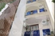 Vende apartamento de 02 dormitórios com 02 sacada , living para 2 ambientes separados,sala de estar e sala de jantar, cozinha e área de serviço separada, banheiro social e auxiliar. ! &lt;BR&gt;Atualm