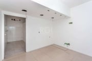 Excelente loja com cerca 26m², piso cerâmico, forro de gesso e fachada de vidro, aos fundos do Shopping Paseo, localizado numa das principais avenidas da zona sul de Porto Alegre. &lt;BR&gt;&lt;BR&gt;