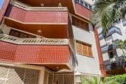 Cobertura duplex semi mobiliada com 131m² privativos, 3 dormitórios ( 1 suíte ), banho social, living 3 ambientes com sacada aberta em piso tabuão, elevador interno, lavabo, ampla cozinha/copa montada