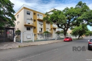 Apartamento de 2 quartos, 82,28 m2 privativos, sala, banheiro social, cozinha com móveis planejados, dependência de empregada e banheiro auxiliar, posicionado no quarto andar três lances de escada. Co