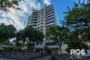 Apartamento de 03 dormitórios MOBILIADO, porteira fechada, sendo 01 suíte e 2 vagas de garagem.&lt;BR&gt;&lt;BR&gt;Living 03 ambientes com churrasqueira, banheiro social, cozinha montada, área de serv