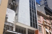 Conjunto comercial dividido em 03 salas, 02 banheiros e cozinha. Condomínio com elevador, portaria 12h e zelador. Próximo aos orgãos públicos do centro e todo o comérico em geral.&lt;BR&gt;&lt;BR&gt;A