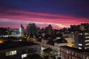 Vendo apartamento 3 dormitórios no Bom Fim em Porto Alegre. Localizado na Avenida Osvaldo Aranha em andar alto, com  sacada  vista panoramica. &lt;BR&gt;&lt;BR&gt;Imóvel todo reformado, piso em parque