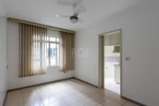 Apartamento semi mobiliado para locação no bairro Cidade Baixa, com aproximadamente 38m² de área privativa, piso cerâmico, 01 suíte, living 02 ambientes, r, cozinha com pia e armários, área de serviço