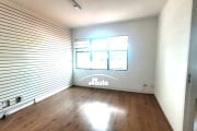 Sala à venda em Santo André-SP, Jardim Bela Vista: 1 sala, 1 banheiro, 1 vaga, 33,00m² de área. Aproveite!