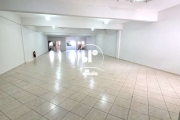 Salão Comercial para Locação na Vila Luzita, Santo André-SP: 1 Sala, 2 Banheiros, 250m² de Área