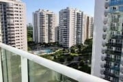 Apartamento Double Suites, com varanda e vaga, na Barra Olimpica