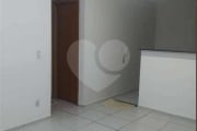 Apartamento no Condomínio Monte Doro.