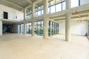 Conjunto comercial com 897m²