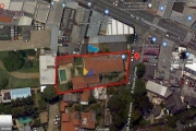 Área de 1583m² com construção, na Rua Faria de Lemos Picanço. Espaço ideal para incorporadora, clínicas, para espaços para festas.