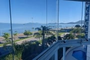 3 quartos sendo 1 suíte, sacada com vista total para o mar e 2 vagas na Beira Mar Norte - Á venda em Florianópolis