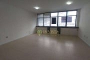 Sala comercial com 49m² e 1 vaga à venda no Centro de Florianópolis.