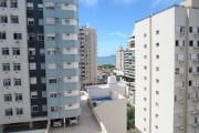 À venda próximo ao Parque da Luz no Centro de Florianópolis! 2 quartos, vista Mar e 1 vaga de garagem.