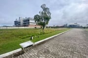 À venda com 393m² em condomínio fechado no Campeche!