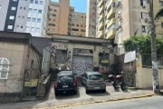 Galpão comercial para locação na rua Padre Roma, Centro de Florianópolis.