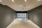 Sala comercial com 33m², 1 vaga de garagem e piso porcelanato - Locação no bairro Centro.