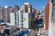 Andar alto, sacada com churrasqueira e 1 vaga livre à venda no Centro de Florianópolis.