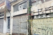 Casa assobradada em Santa Teresinha, com dois salões comerciais, frente de 8 metros por 25 de fundos