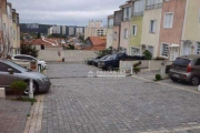 Vendo Sobrado condomínio fechado, 3 dormitórios sendo 1 suíte, terraço, wc social, sala para 2 ambientes, cozinha planejada, depósito no sótão,