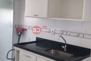 Apartamento com 2 dormitórios e uma vaga de garagem.