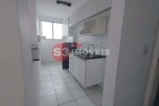 Apartamento à Venda com 42m², 2 dormitórios,  1 sala, sacada e 1 vaga.