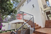 Casa em condomínio para venda com 4 quartos, 329m²