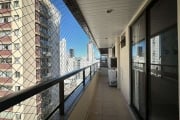 Apartamento mobiliado com 2 dormitórios sendo 1 suíte e 1 vaga no Centro em Balneário Camboriú