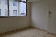 Excelente apartamento, com ótima localização em Rudge Ramos, a 1 minuto do Centro Comercial do bairro, onde você encontra padarias, restaurantes, supermercados, lojas, açougue, hortifrúti e fácil aces