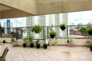 Apartamento à venda no centro, 2 dormitórios, reformado. Andar alto, Living para 2 ambientes, cozinha e quartos com armários novos.