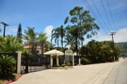 Casa nova à venda no Jardim Pernambuco II em Guarujá.