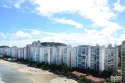 Apartamento frente ao mar na praia de Pitangueiras .