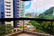 Apartamento à venda na praia da Enseada em Guarujá.