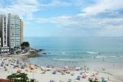 Apartamento A VENDA NO GUARUJA,  frente ao mar na praia das Pitangueiras.