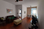 Apartamento com 3 quartos, todo amplo, quadra da praia.